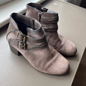 Sonoma Taupe Ankle Boots Size 6.5 M – Buckle Strap Faux Suede Booties – Zip Side